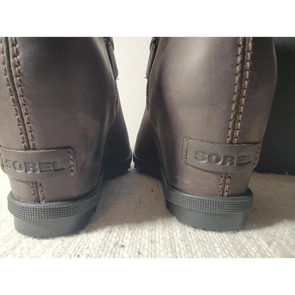 Sorel Joan of Arctic Wedge‎ II Buckle Boot 11 Blackened Brown Waterproof Leather